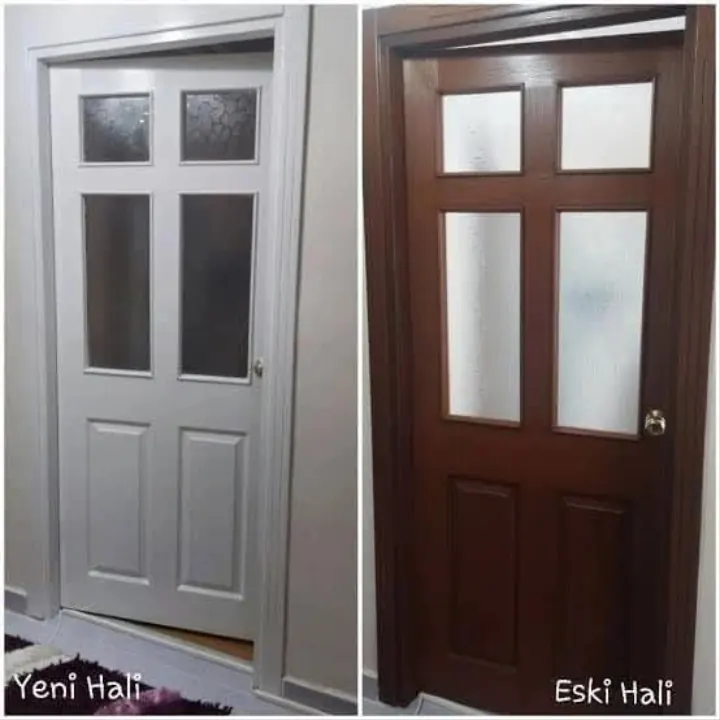 Koyu kahverengi ahşap kapı ile beyaza boyanmış hali yan yana