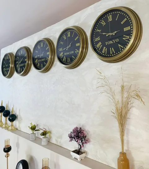 Usta Pazarı Altın Rakamlı Koyu Kadran Dünya Saatleri Seti — Kırk Santim