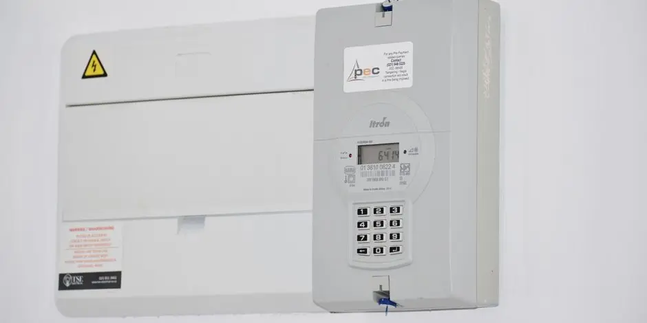 Elektrik İşi: Kendin Mi Yaparsın, Usta Mı Tutarsın?