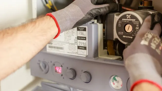 Kombi Alırken Kafanı Karıştıran Her Şey: Kapasite, Marka ve Montaj